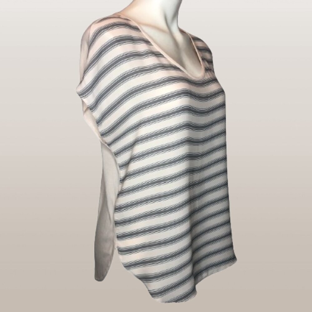 LOFT Stipes Mixed Media Pale Pink Gray Striped Blouse Size XS ✨ 2 /$15 ✨